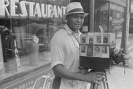 Itinerant photographer from Columbus, Ohio. Photo by Ben Shahn, 1938.